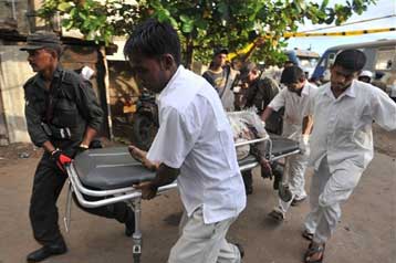 Έκρηξη βόμβας σε τρένο στη Σρι Λάνκα με νεκρούς και τραυματίες