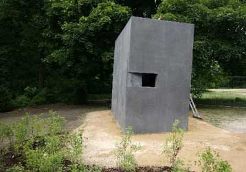 Αποκαλυπτήρια μνημείου στο Βερολίνο για τους ομοφυλόφιλους-θύματα των ναζί