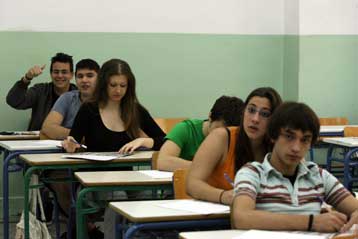 Πανελλαδικών Εξετάσεων συνέχεια την Τρίτη – Από το in.gr οι απαντήσεις