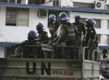 Κυανόκρανοι κακοποιούν παιδιά, καταγγέλλει βρετανικός οργανισμός