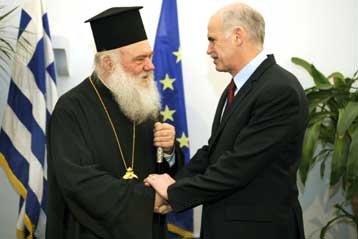 Οι διακριτοί ρόλοι θέτουν το πλαίσιο συνεργασίας, συμφώνησαν Παπανδρέου, Ιερώνυμος