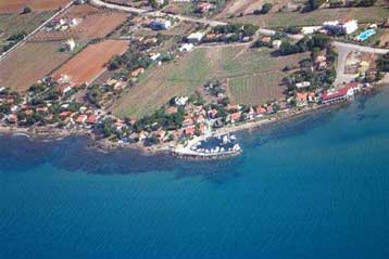 Εισαγγελέας για τις αυθαιρεσίες στις παραλίες της Αττικής