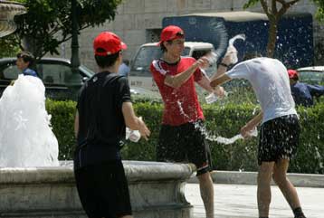Τους 37 βαθμούς Κελσίου θα δείξει το θερμόμετρο την Τετάρτη