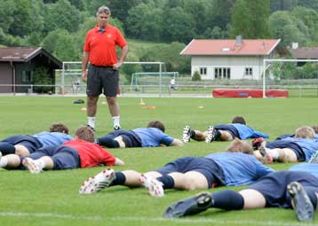 Οι «εκλεκτοί» του Χίντινγκ για τη Ρωσία του Euro 2008