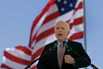 Περιοδεία στις δυτικές πολιτείες προς άγραν ψήφων από Μακέιν και Ομπάμα