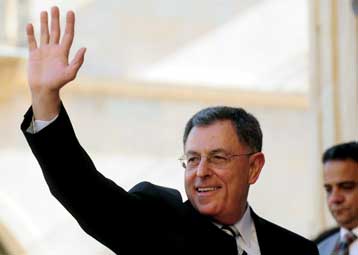 Τον Σινιόρα στηρίζει η κοινοβουλευτική πλειοψηφία του Λιβάνου για πρωθυπουργό