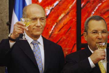 Την παραίτηση του Ισραηλινού πρωθυπουργού απαιτεί ο Εχούντ Μπαράκ