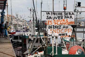 Σε ιστορικά χαμηλό επίπεδο υποχώρησε η καταναλωτική εμπιστοσύνη στη Γαλλία