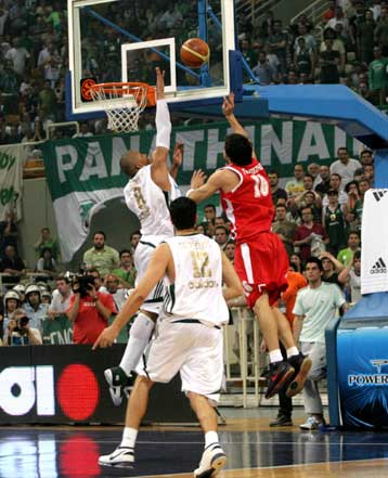 Τρίτη «μάχη» Παναθηναϊκού-Ολυμπιακού και εισιτήριο (;) για Μαρούσι