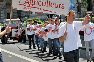 Διαμαρτυρίες και κινητοποιήσεις σε όλη την Ευρώπη για τις τιμές του πετρελαίου
