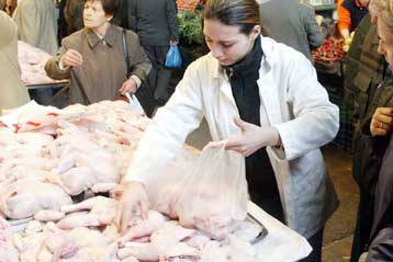 «Όχι» στην εισαγωγή χλωριωμένων κοτόπουλων λέει η κυβέρνηση