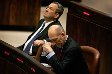 Δεν παραιτούμαι, επιμένει ο Ολμέρτ, παρά τις αυξανόμενες πιέσεις