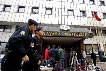 Απαγορεύθηκε η μοναδική ένωση για τους ομοφυλόφιλους στην Κωνσταντινούπολη