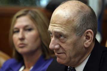 Την αντικατάσταση του Εχούντ Ολμέρτ ζητά ευθέως και η Τζίπι Λίβνι