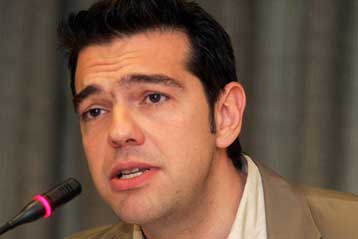 Ας βρει το ΠΑΣΟΚ τι είναι και μετά να προτείνει συνεργασία, απαντά ο Αλ.Τσίπρας