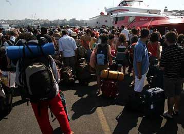 Στο «μικροσκόπιο» της Επιτροπής Ανταγωνισμού οι τιμές των ναύλων στην ακτοπλοΐα