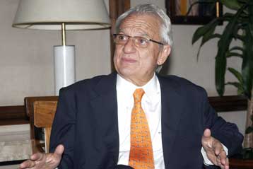 Αποφάσεις-εξπρές για τη νομιμότητα των απεργιών προωθεί η κυβέρνηση