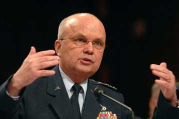 Η Αλ Κάιντα οπισθοχωρεί, δηλώνει σε… κρίση αισιοδοξίας ο αρχηγός της CIA