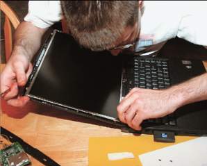 Κατσαβίδι στο λάπτοπ;