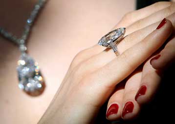 Στο σφυρί από τον οίκο Christies κοσμήματα της Χριστίνας Ωνάση