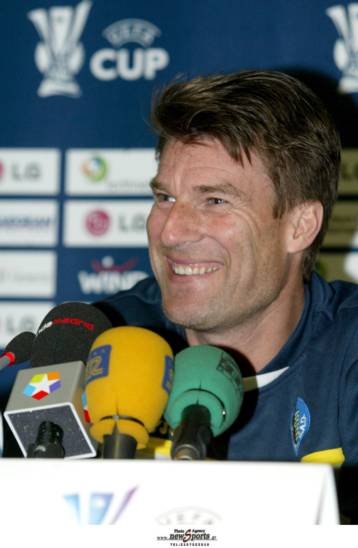 Αυτός είναι ο …προπονητής Μίκαελ Λάουντρουπ που «πρασινίζει»