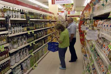 Υπόσχεση για μείωση τιμών στα σούπερ μάρκετ, υπό προϋποθέσεις, εξασφάλισε ο Χρ.Φώλιας