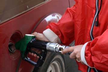 Στο 1,239 ευρώ ανά λίτρο σκαρφάλωσε στο τέλος Μαΐου η μέση τιμή της αμόλυβδης