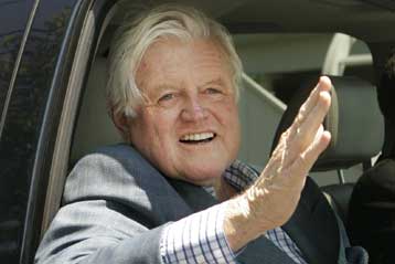 Επιτυχής η χειρουργική επέμβαση για τον καρκινικό όγκο στον Έντουαρντ Κένεντι