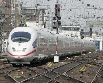 Δημοσιεύματα για εμπλοκή των γερμανικών σιδηροδρόμων στις παρακολουθήσεις της DT