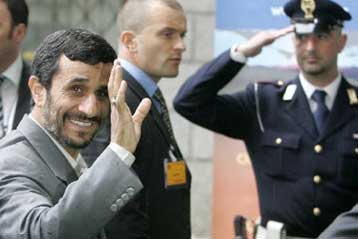 Τεχνητή η ακρίβεια σε πετρέλαιο και τρόφιμα, λέει από τη Ρώμη ο Αχμαντινετζάντ