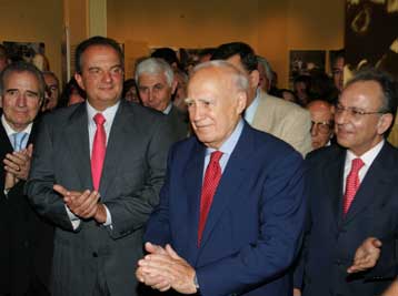 Εγκαινιάστηκε από τον Κ.Παπούλια η έκθεση για την ιστορία του δημοτικού τραγουδιού