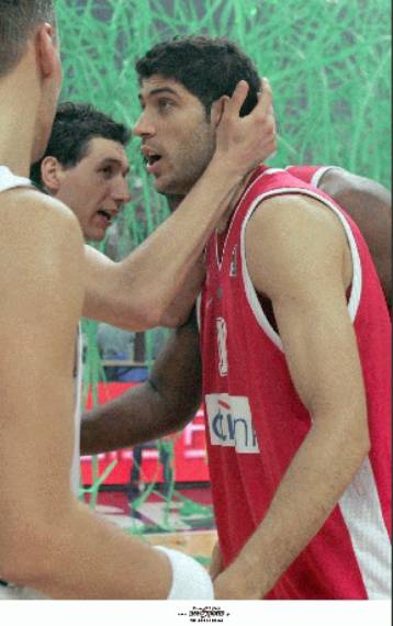 «Να το χ… το πρωτάθλημα με όλα αυτά που γίνονται» λέει ο Βασιλόπουλος