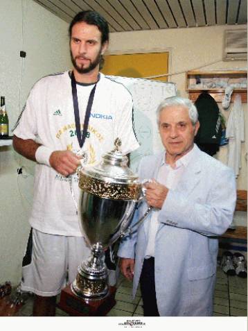 «Ο Ολυμπιακός πήρε ό,τι άξιζε» και υποσχέσεις νέων επιτυχιών