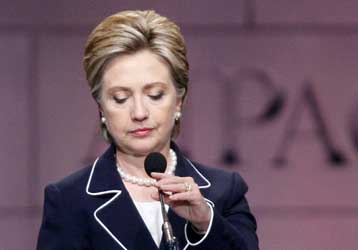 Παραίτηση από την κούρσα και στήριξη του Μπάρακ Ομπάμα ανακοινώνει η Χίλαρι