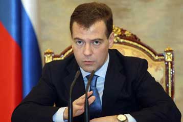 «Επίσημη πρώτη» για τον Ντμίτρι Μεντβέντεφ στη Δύση με επίσκεψη στη Γερμανία