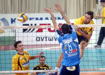 Στον Ολυμπιακό ο πρώην κεντρικός του Αρη, Νίκος Καραγιάννης