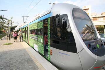 Το τραμ θα φτάσει στον Πειραιά μέχρι το 2010, δεσμεύεται ο Κ.Χατζηδάκης