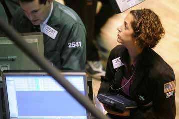 Νευρικότητα στην Ευρώπη, άνοδος στη Γουόλ Στριτ την Πέμπτη