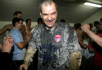 Ο Λιανός κατέθεσε την υποψηφιότητά του για πρόεδρος στον ΕΣΑΚΕ