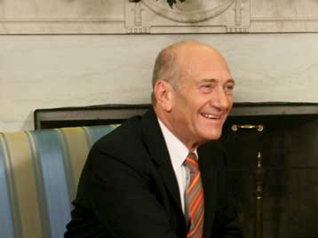 «Ισχυρό το ενδεχόμενο μαζικής επιχείρησης στη Λωρίδα της Γάζας» δηλώνει ο Ολμέρτ