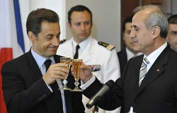 Η δολοφονία του Χαρίρι πρέπει να τιμωρηθεί, δηλώνει ο Σαρκοζί στη Βηρυττό