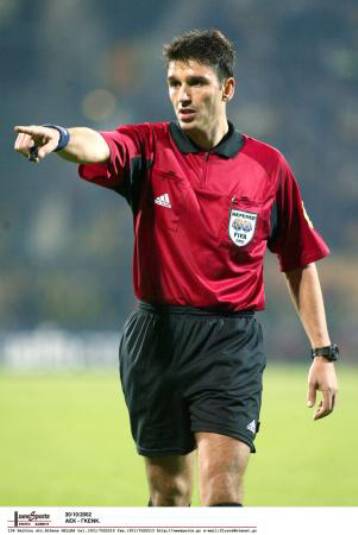 Πλατινί θέλει η ΕΠΟ για να…επιβλέψει τον επίφοβο Μπουσάκα