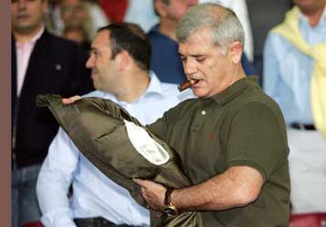 Χωρίς επικοινωνία παραμένουν Νικολαΐδης και Μελισσανίδης