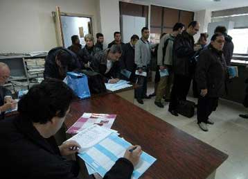 Επιπλέον ποσά ΦΠΑ για το 2007 πληρώνουν μικρομεσαίοι και ελεύθεροι επαγγελματίες.