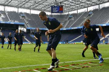 Φοβού τους Έλληνες σε άμυνα και στημένες φάσεις, τονίζει ο Λάγκερμπακ