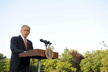 Μειωμένες προσδοκίες σε ΕΕ και ΗΠΑ από την κοινή σύνοδο παρουσία και του Τζ.Μπους