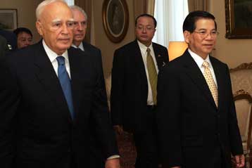 Υπέρ της διεύρυνσης της διμερούς συνεργασίας με το Βιετνάμ ο Κάρολος Παπούλιας