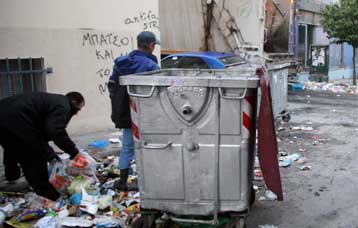 Σε κλοιό σκουπιδιών η Θεσσαλονίκη με φόντο τον «πόλεμο» για τους ΧΥΤΑ