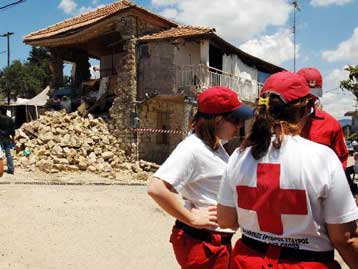 Με το φόβο των μετασεισμών ζουν οι κάτοικοι στις πληγείσες περιοχές