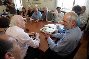 Για «ακραίες και εμπρηστικές πρωτοβουλίες» κατηγορεί την κυβέρνηση ο ΣΥΡΙΖΑ